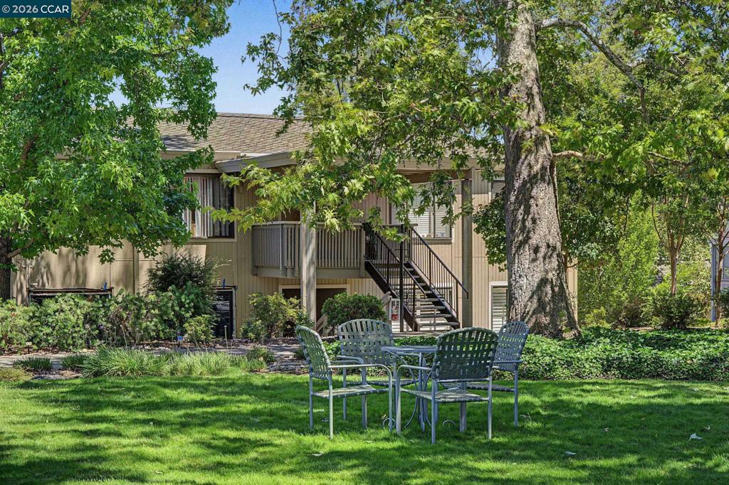 1108 Fairlawn Court 8