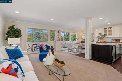 Photo of 1108 Fairlawn Court CT #8, Walnut Creek, CA 94595 (MLS # 41142324)