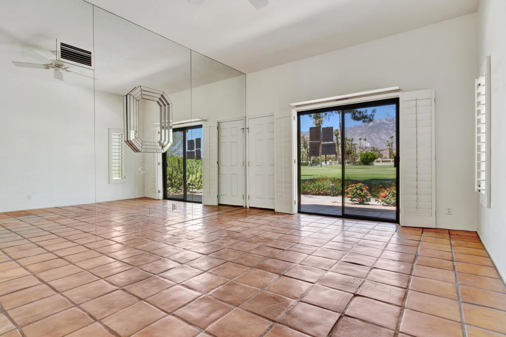 5300 Los Coyotes Drive
