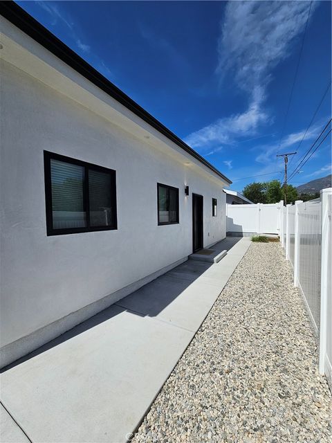 Photo of 2581 Windsor Avenue, Altadena, CA 91001 (MLS # AR26068516)