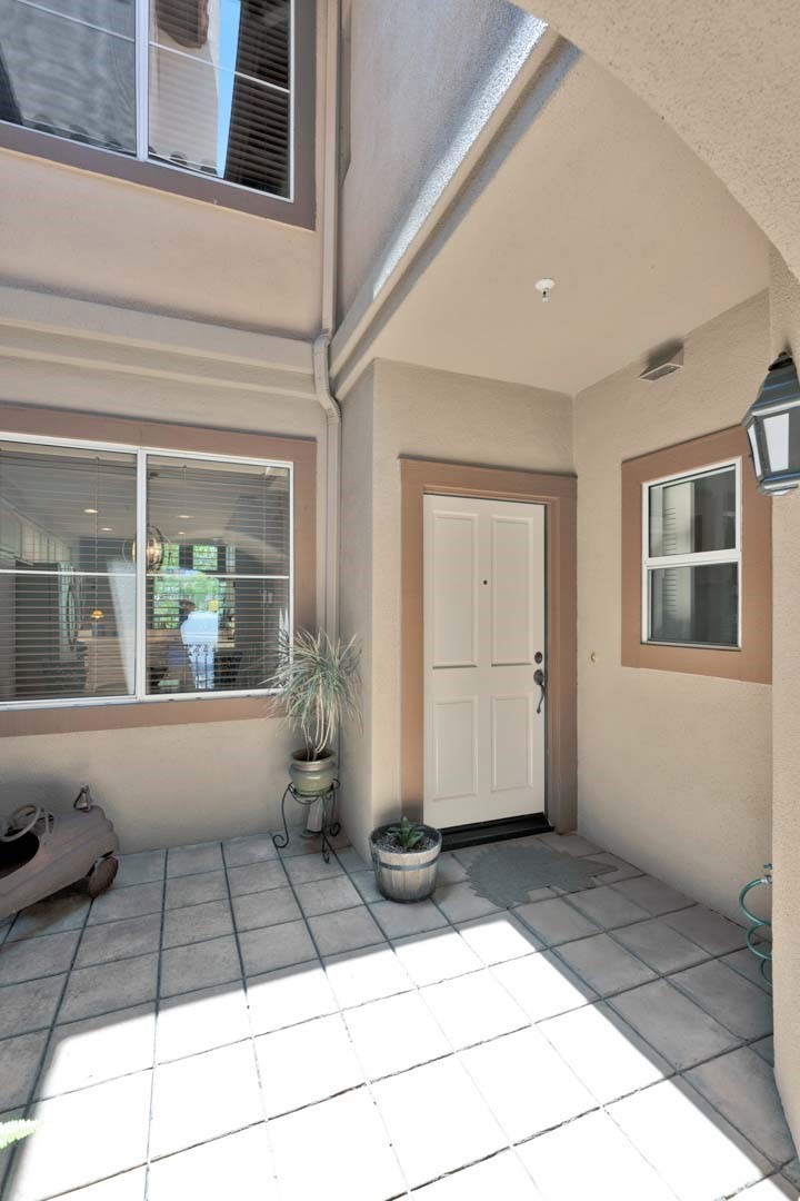 2640 Dunstan