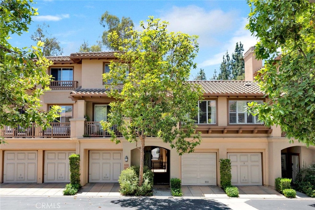 2640 Dunstan DR