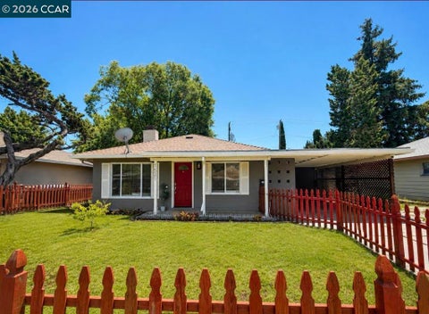 Photo of 1521 Empire ST, Fairfield, CA 94533 (MLS # 41139131)