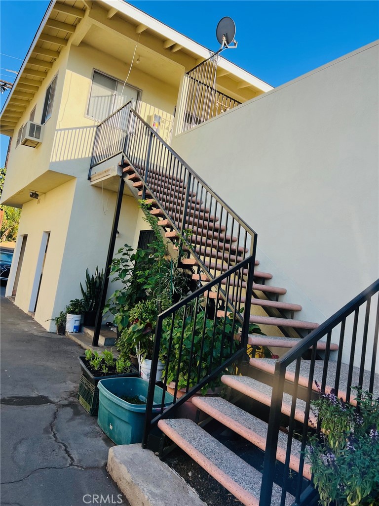 12922 Shackelford Ln