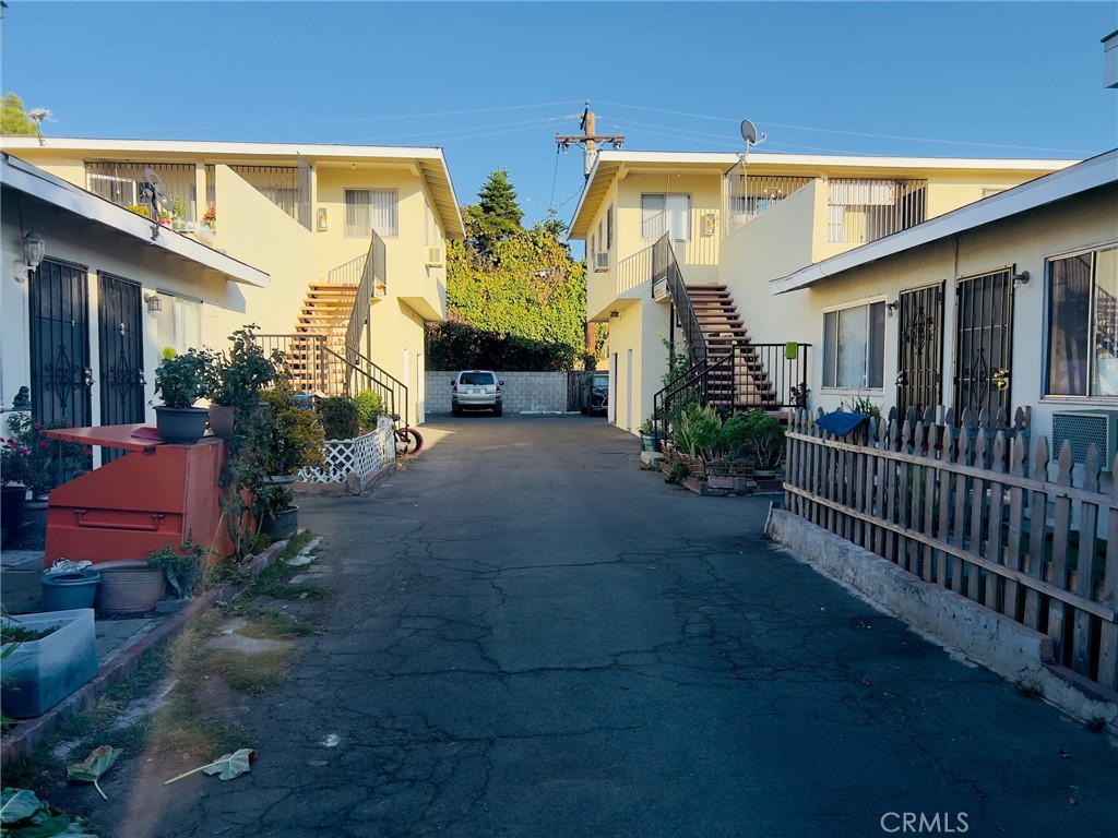 12922 Shackelford Ln