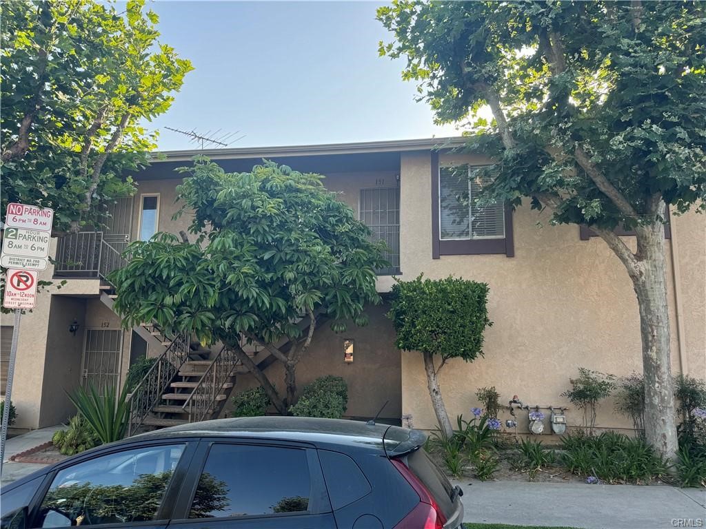 **** THIS LISTING IS AVAILABLE FOR A SINGLE TENANT ONLY ****
Unit to be shared with current tenant. One bedroom with its exclusive bathroom available for rent.
Beautiful condominium in Los Angeles, Upstairs two bedroom and two bathroom with two car garage ready for the new tenant to share with current tenant.
Beautiful open floor concept, with newer laminate floors throughout the home, newer kitchen with granite countertops with appliances included.
Enjoy the amenities including- a community pool, spa, and playground. PRIME LOCATION, Walking distance to Cal. State University of Los Angeles, close to restaurants, shopping, and very easy access to 710 and 10 freeways and minutes from USC Medical Center.
MOVE- IN READY! No pets allowed.