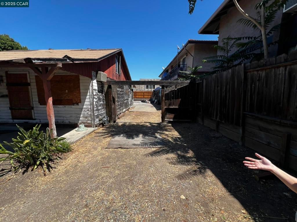 Photo of 1110 Eureka Lane Ln, Concord, CA 94520 (MLS # 41115199)