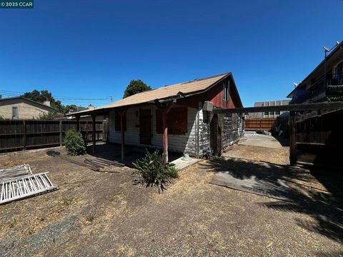 Photo of 1110 Eureka Lane Ln, Concord, CA 94520 (MLS # 41115199)