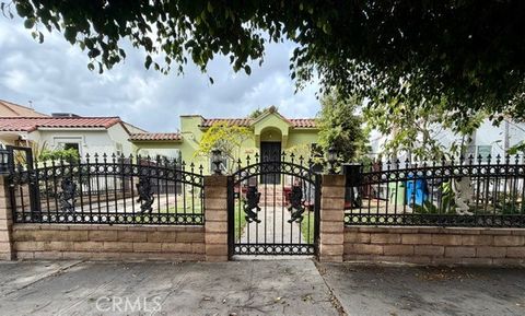 Photo of 3005 11th Avenue, Los Angeles, CA 90018 (MLS # SW26038760)