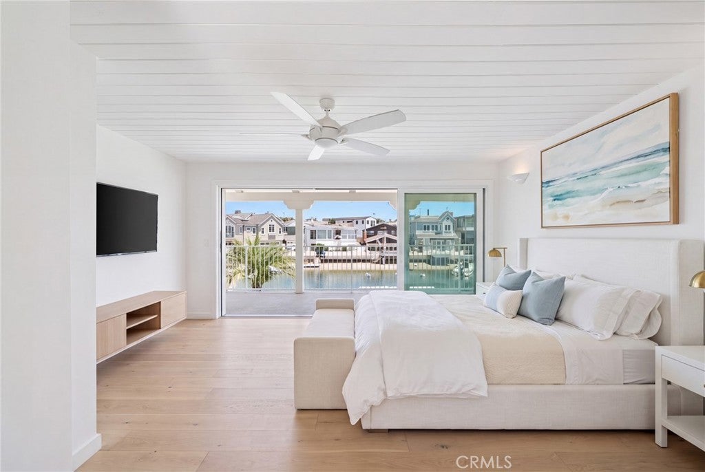 325 Grand Canal, Newport Beach CA 92662 - Photo 12