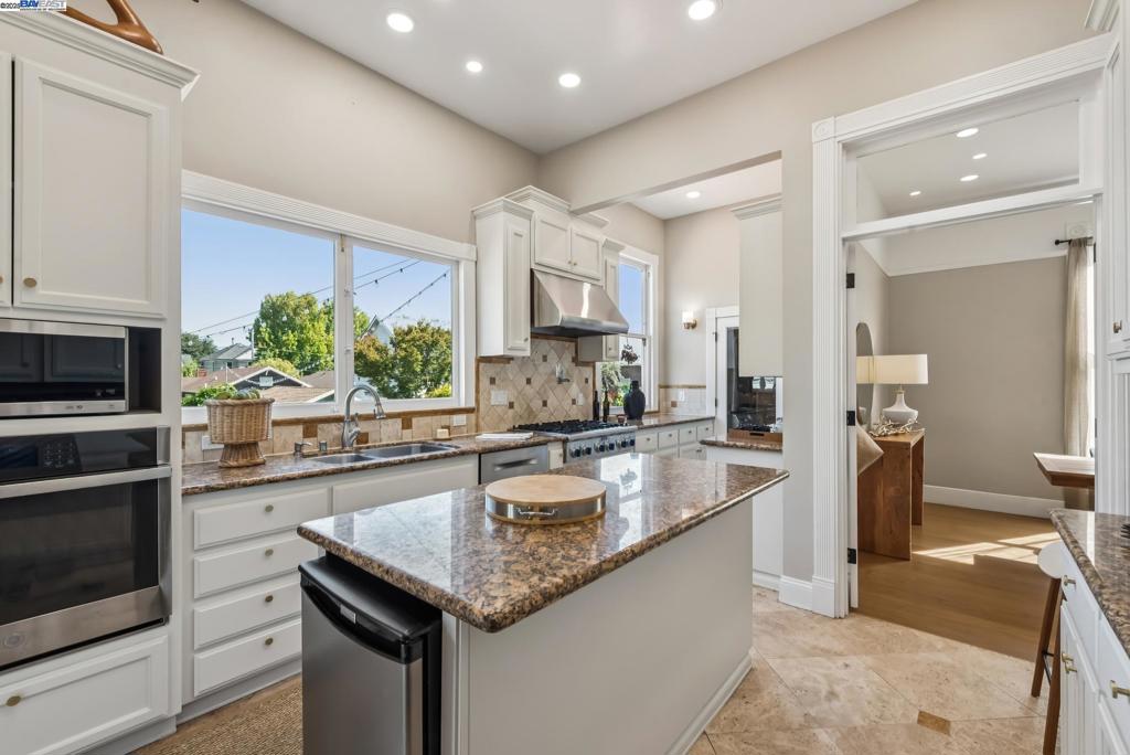 CENTRAL ALAMEDA - Residential Income