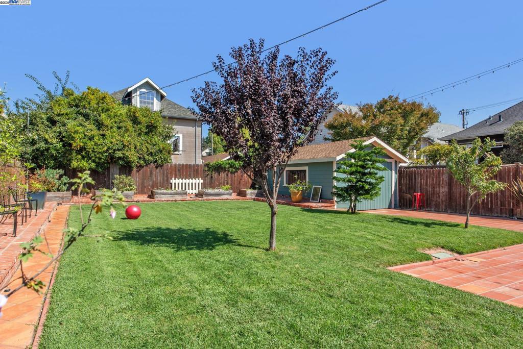 CENTRAL ALAMEDA - Residential Income