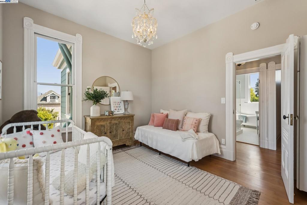CENTRAL ALAMEDA - Residential Income