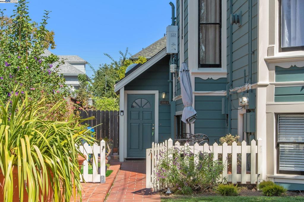 CENTRAL ALAMEDA - Residential Income
