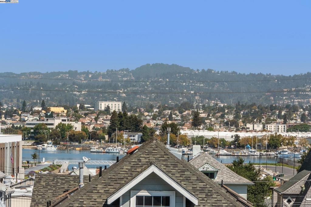 CENTRAL ALAMEDA - Residential Income