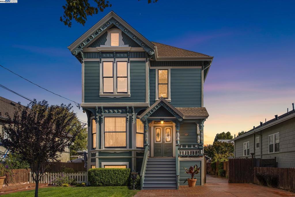CENTRAL ALAMEDA - Residential Income