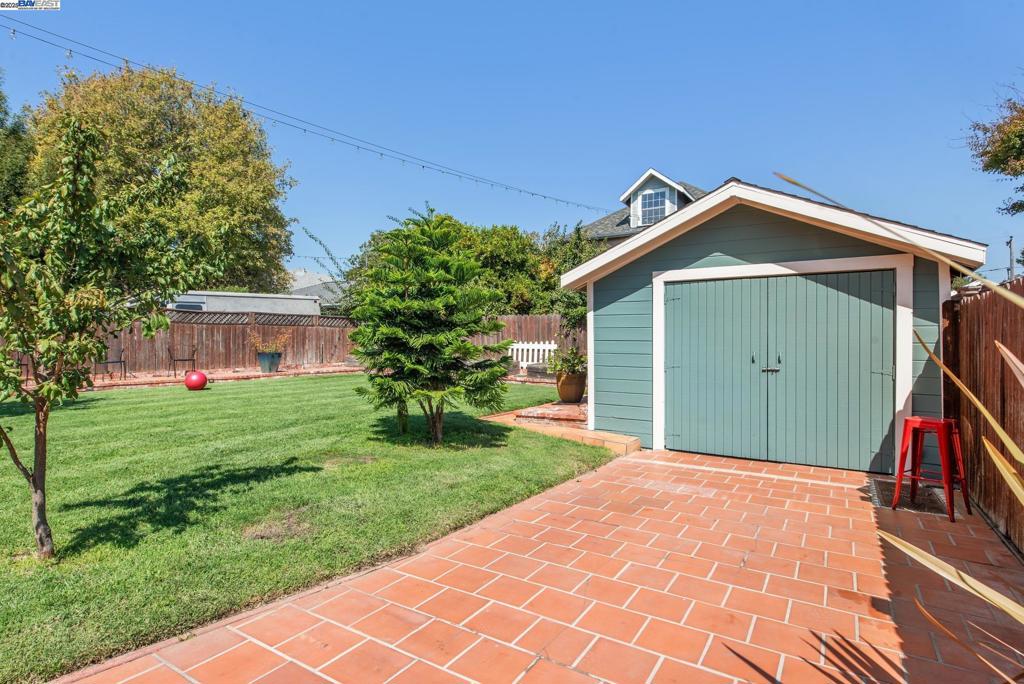 CENTRAL ALAMEDA - Residential Income