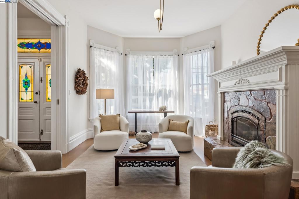 CENTRAL ALAMEDA - Residential Income