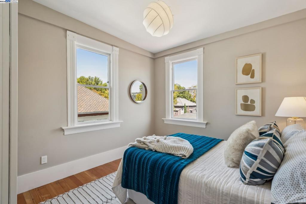 CENTRAL ALAMEDA - Residential Income