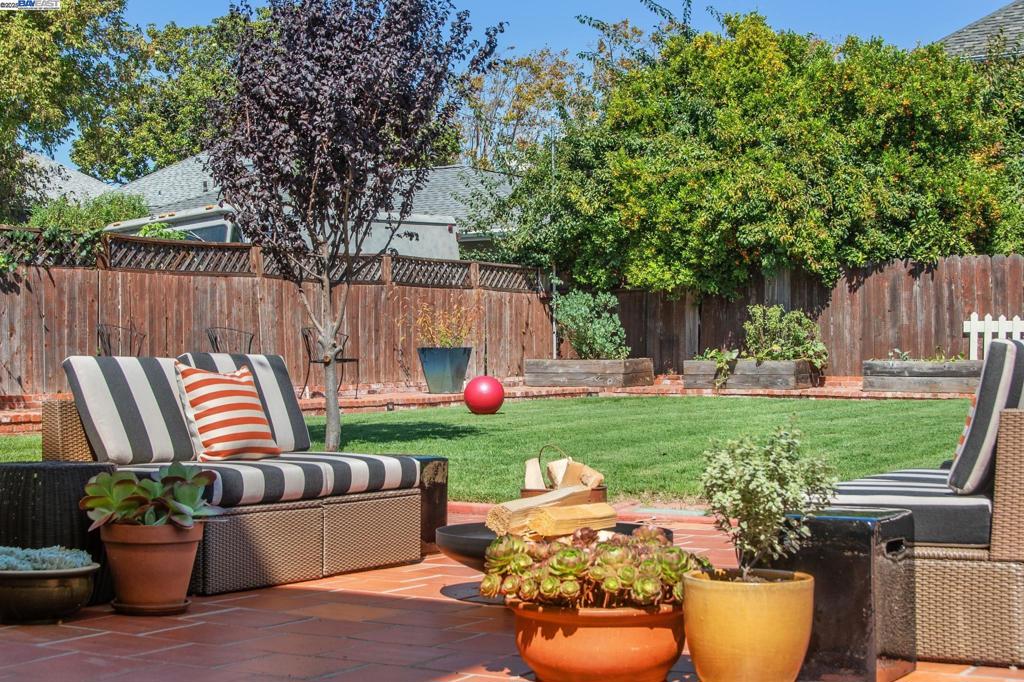 CENTRAL ALAMEDA - Residential Income