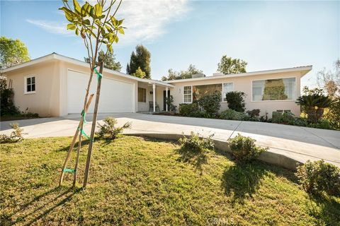 Photo of 1434 Pacific St, Redlands, CA 92373 (MLS # IG26008534)