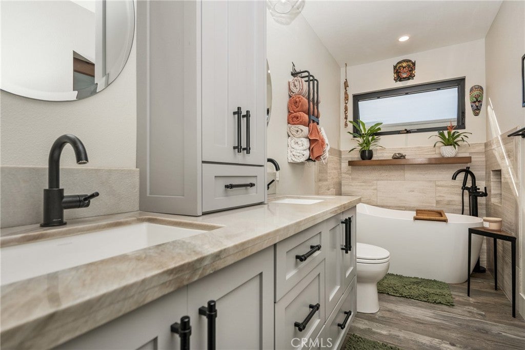 512 Oceanhill, Huntington Beach CA 92648 - Photo 10