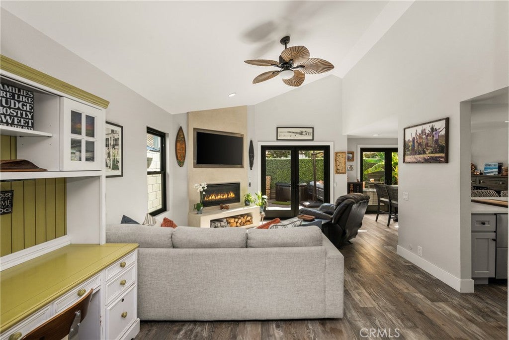 512 Oceanhill, Huntington Beach CA 92648 - Photo 16