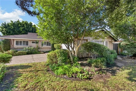 MLS: SR26195114