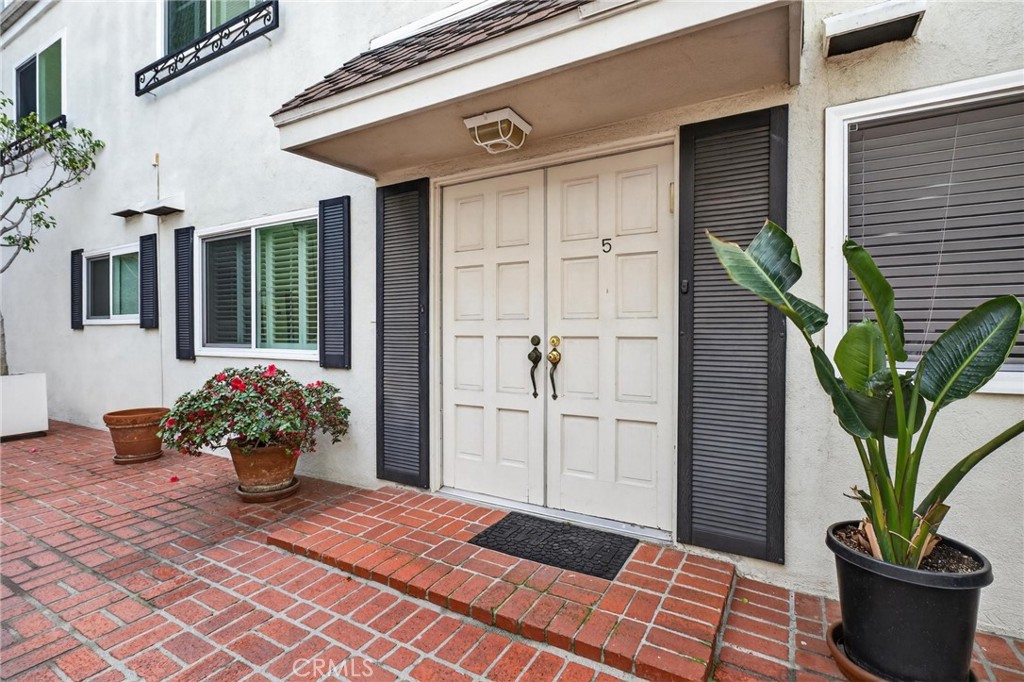 1830 Kelton Avenue 5