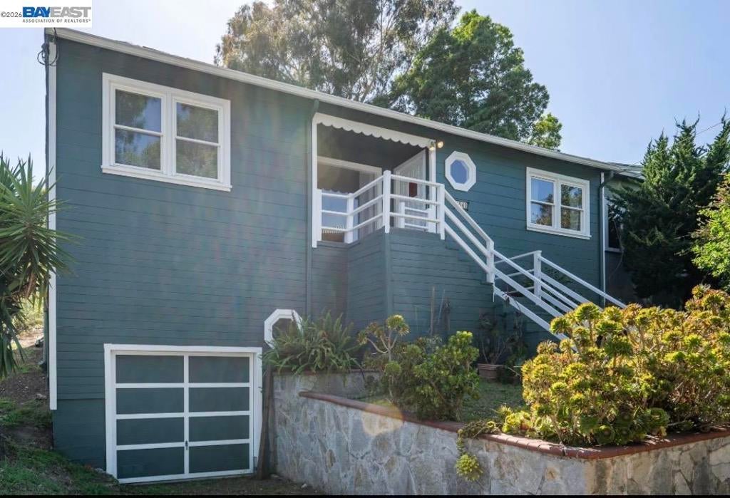 8041 greenly dr DR, Oakland CA 94605
