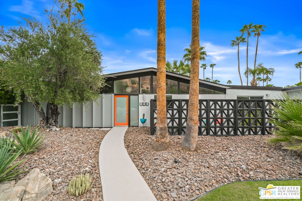 844 N Topaz Circle