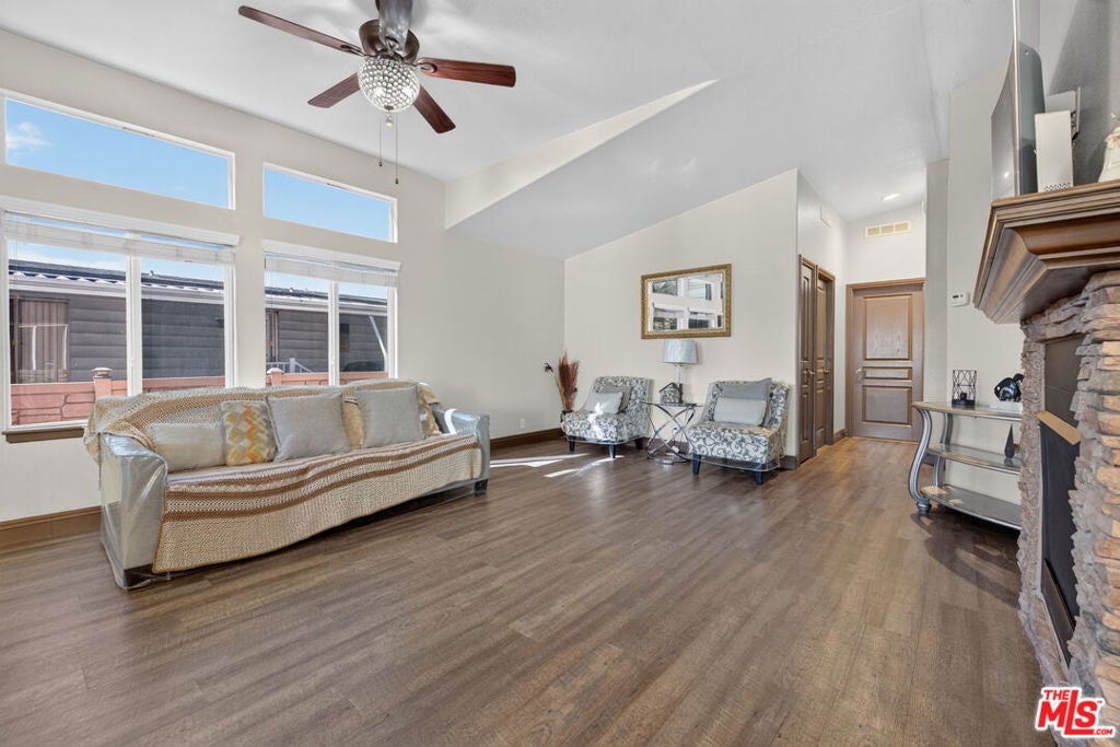 3595 Santa Fe Avenue 162