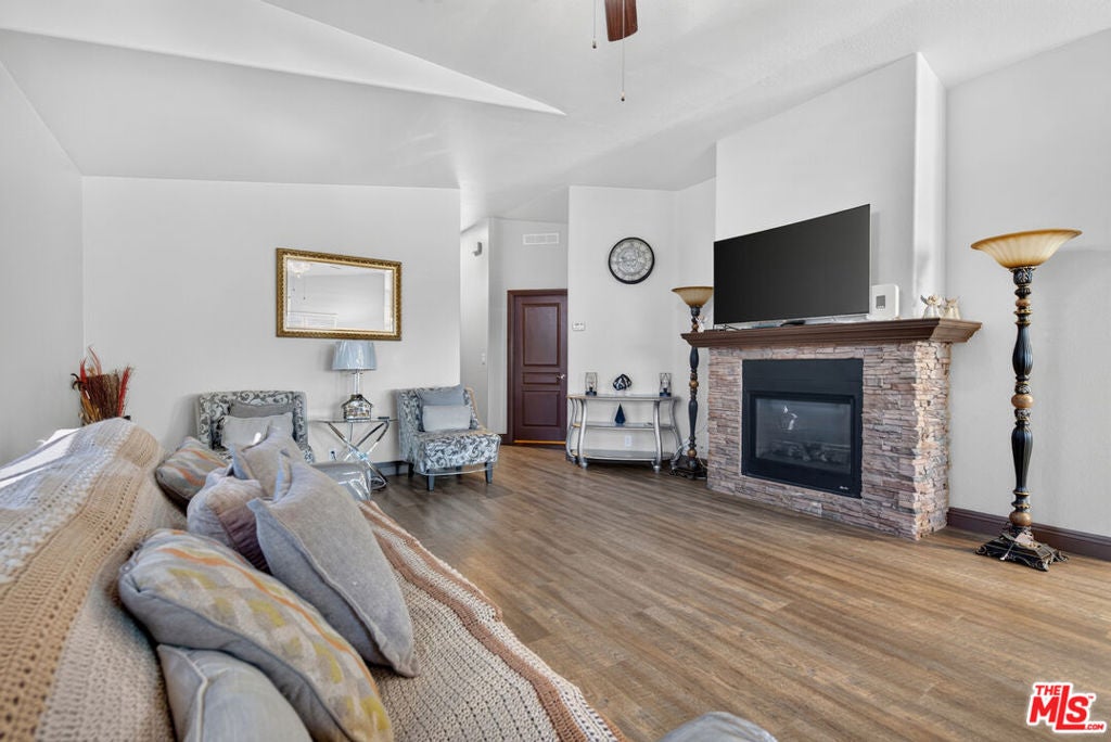 3595 Santa Fe Avenue 162