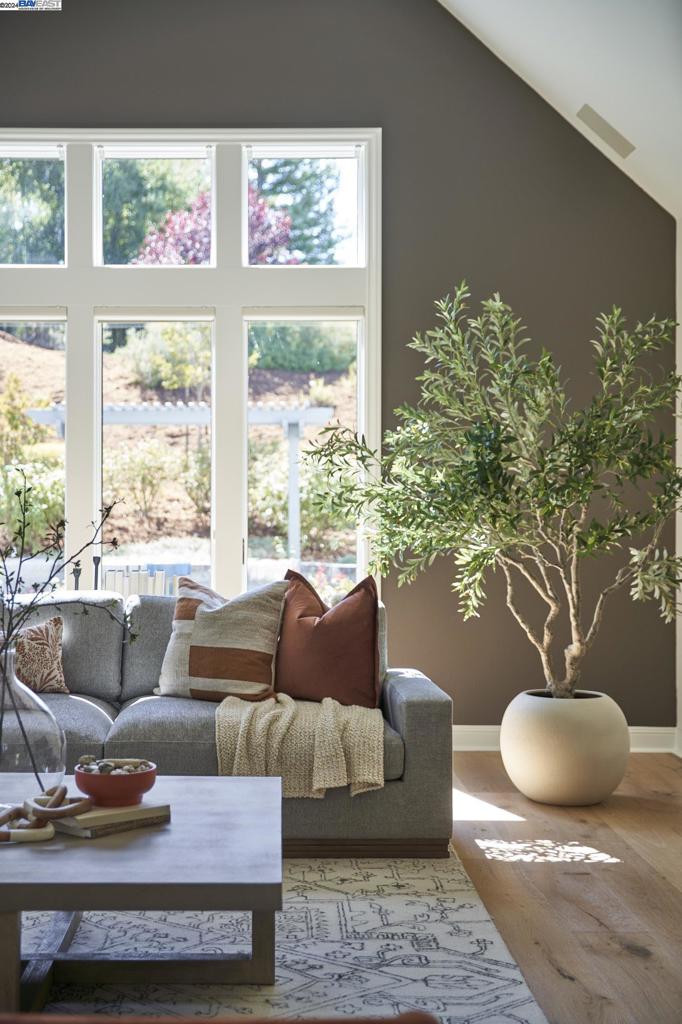 RUBY HILL - Residential