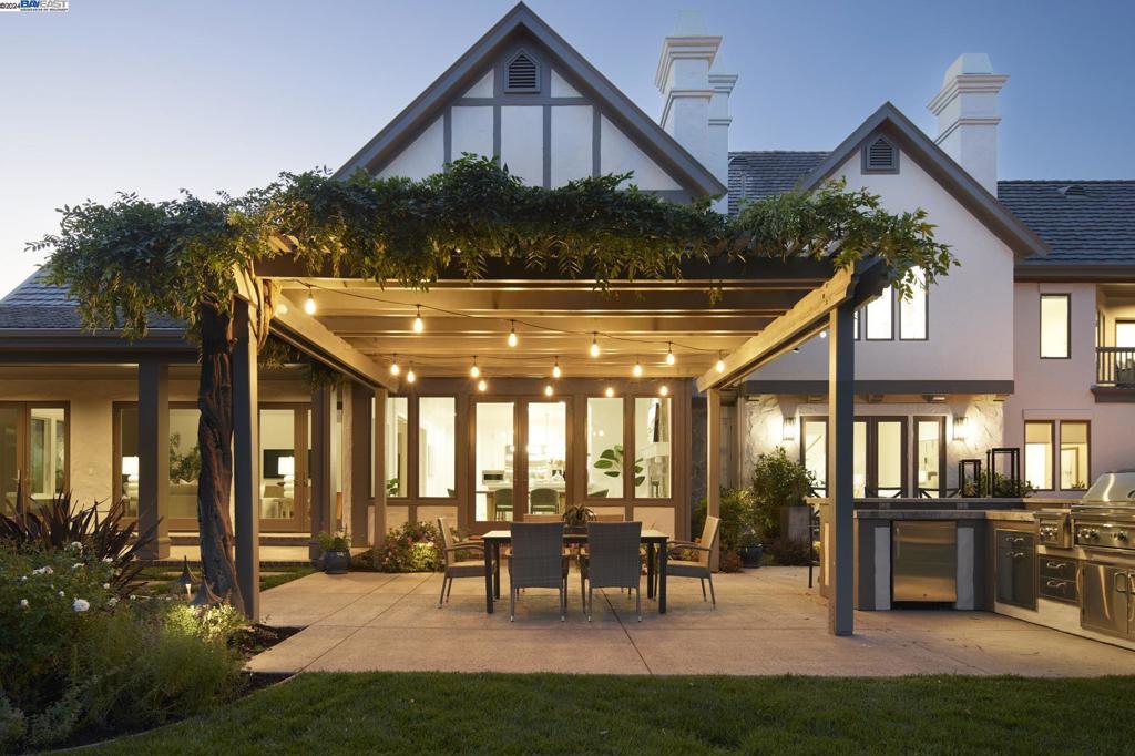 RUBY HILL - Residential