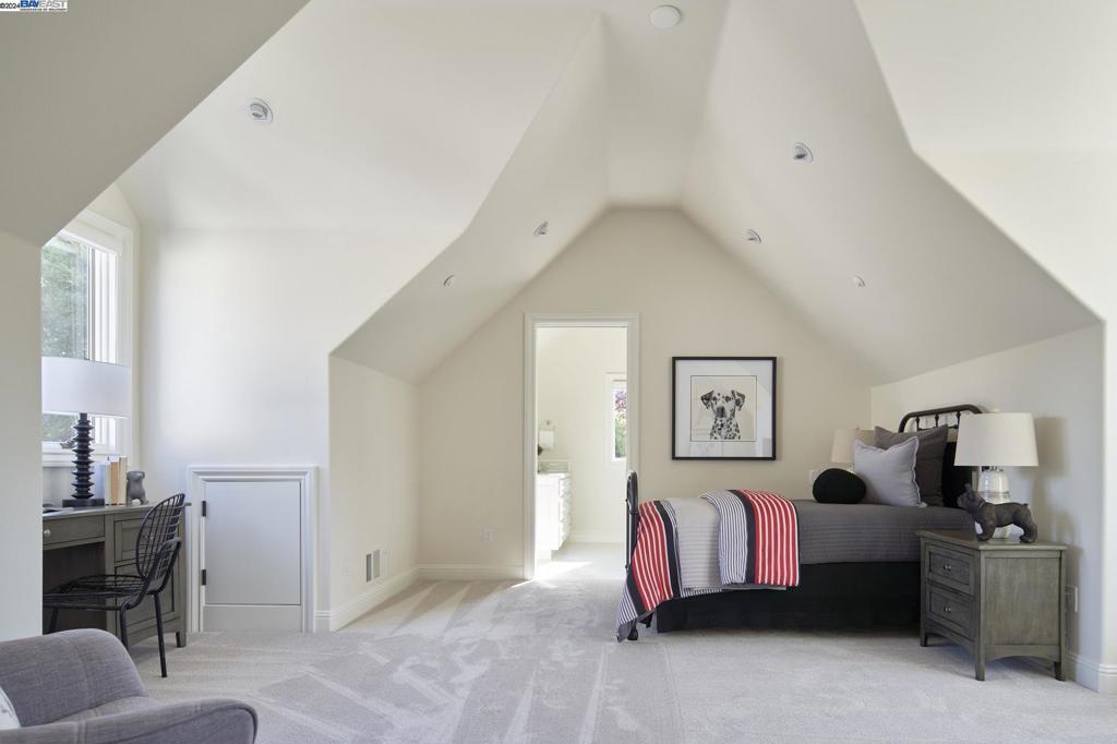 RUBY HILL - Residential