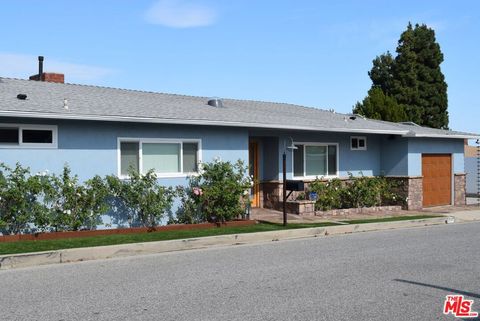 Photo of 11365 Chalon Road, Los Angeles, CA 90049 (MLS # 25600157)