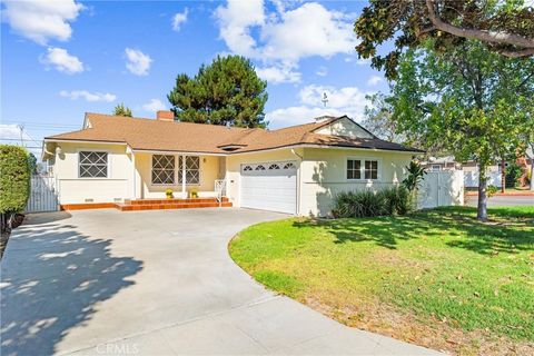 Photo of 10303 Pounds Avenue, Whittier, CA 90603 (MLS # PW25222620) Photo of 10303 Pounds Avenue, Whittier, CA 90603 (MLS # PW25222620)