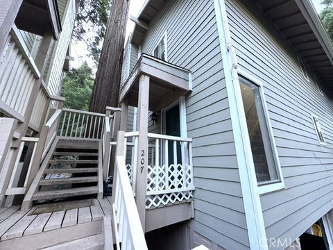 Photo of 207 Cool Creek LN, Lake Arrowhead, CA 92352 (MLS # IG26177819)