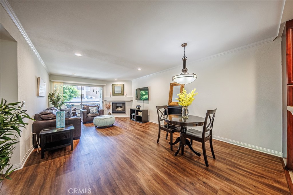 5565 Canoga 117