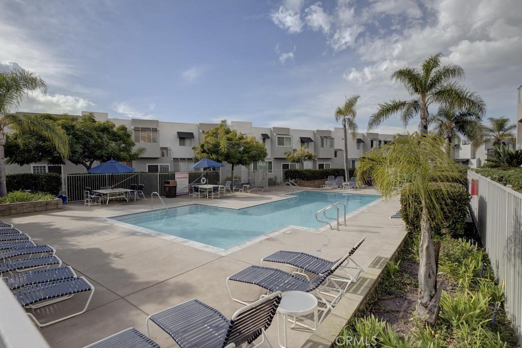 501 Herondo Street 49