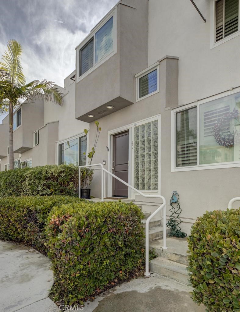 501 Herondo Street 49