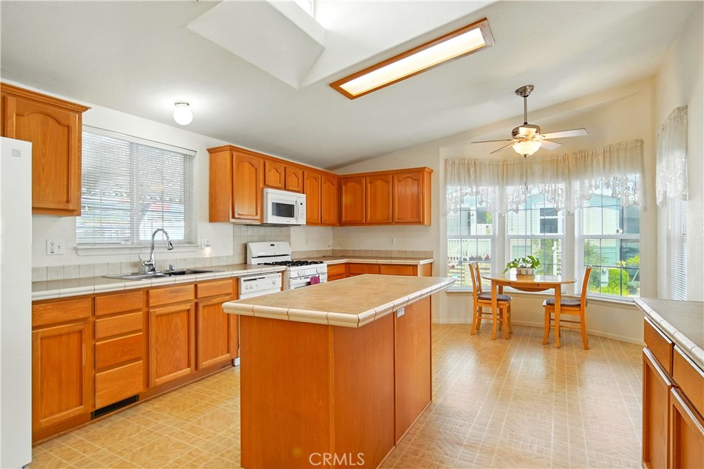 1245 W Cienega Avenue 70