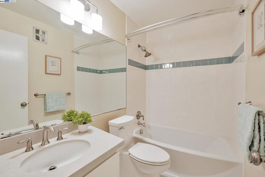 SHARON HEIGHTS - Residential