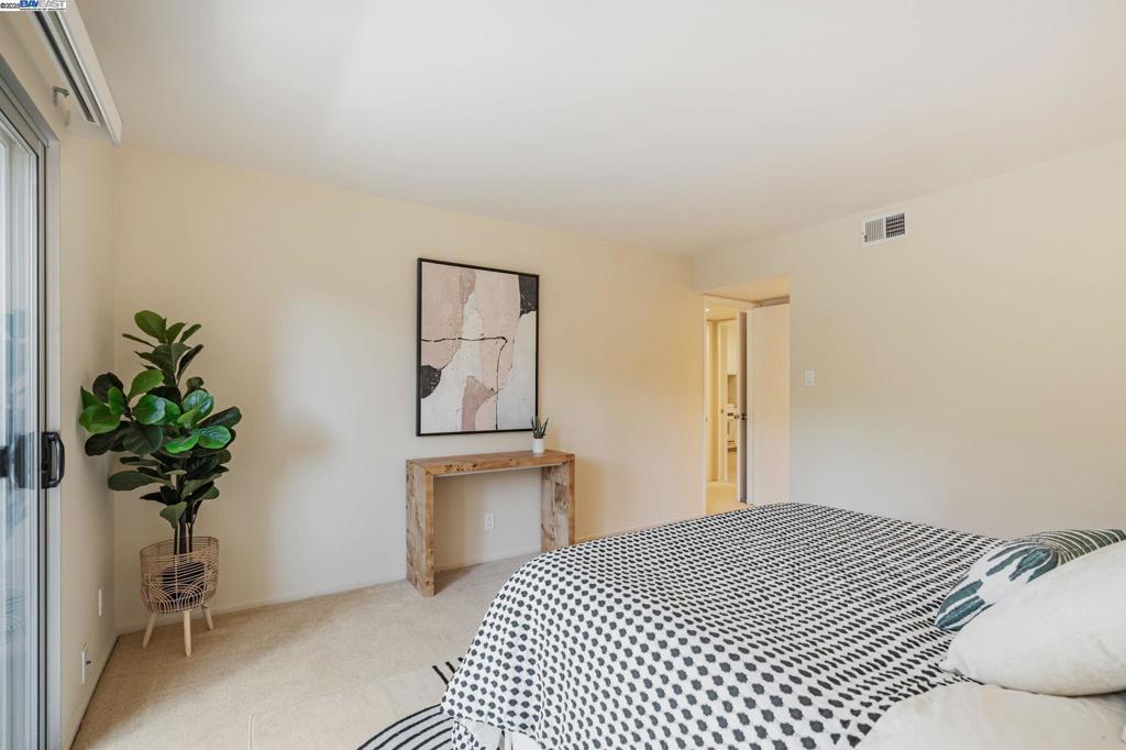 SHARON HEIGHTS - Residential