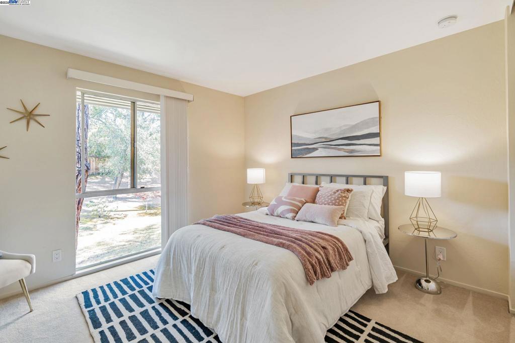 SHARON HEIGHTS - Residential