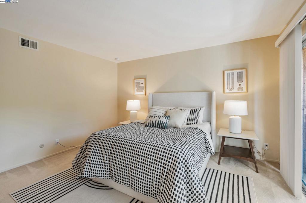 SHARON HEIGHTS - Residential