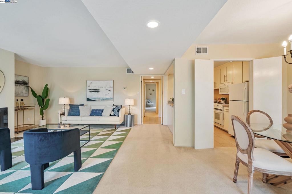 SHARON HEIGHTS - Residential