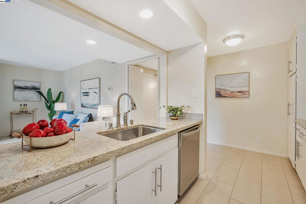 SHARON HEIGHTS - Residential