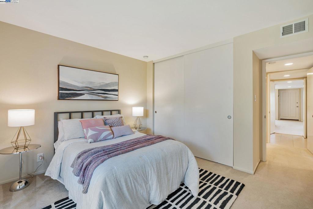 SHARON HEIGHTS - Residential